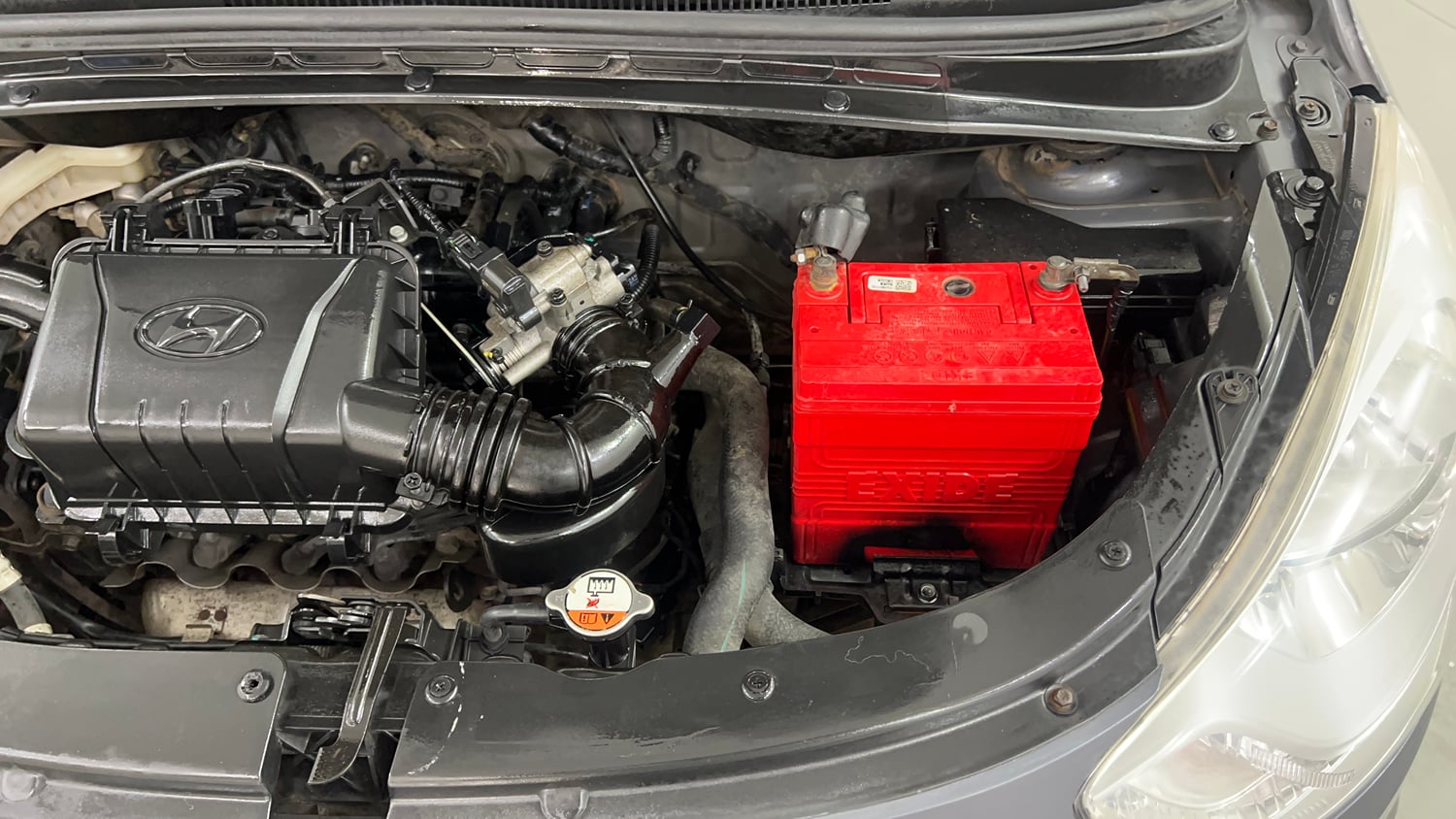 Used 2015 Hyundai i10 Magna 1.1 iRDE2 Petrol Manual engine ENGINE LEFT SIDE VIEW