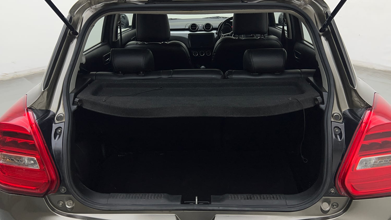Used 2019 Maruti Suzuki Swift ZXi AMT Petrol Automatic interior DICKY INSIDE VIEW