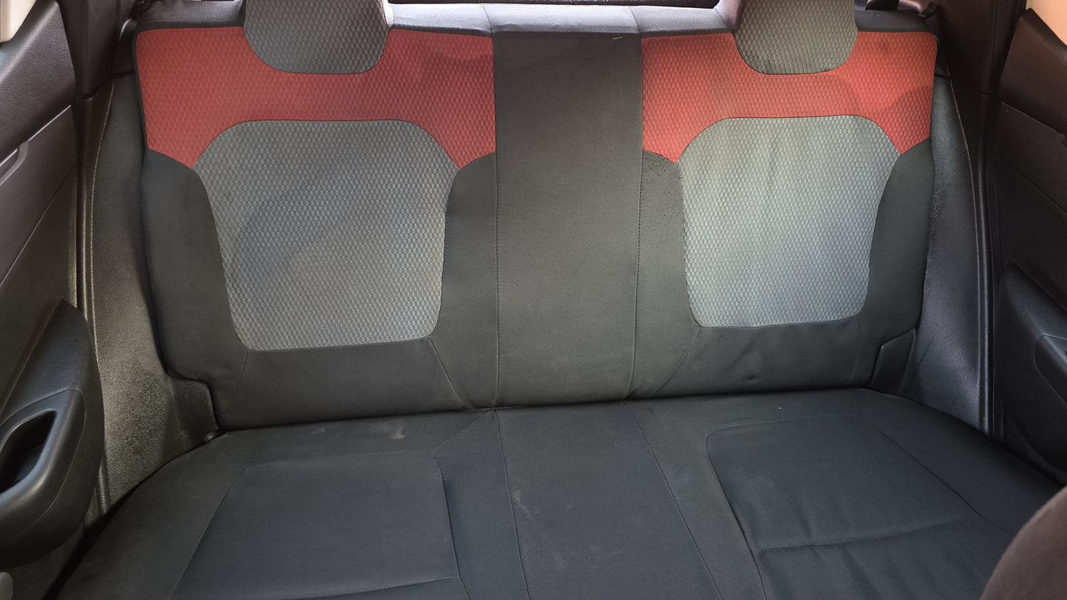 Used 2017 Renault Kwid 1.0 RXT Opt Petrol Manual interior REAR SEAT CONDITION VIEW