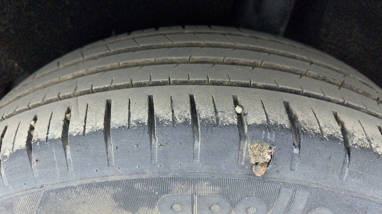 Used 2021 Maruti Suzuki Baleno Zeta Petrol Manual tyres LEFT REAR TYRE TREAD VIEW