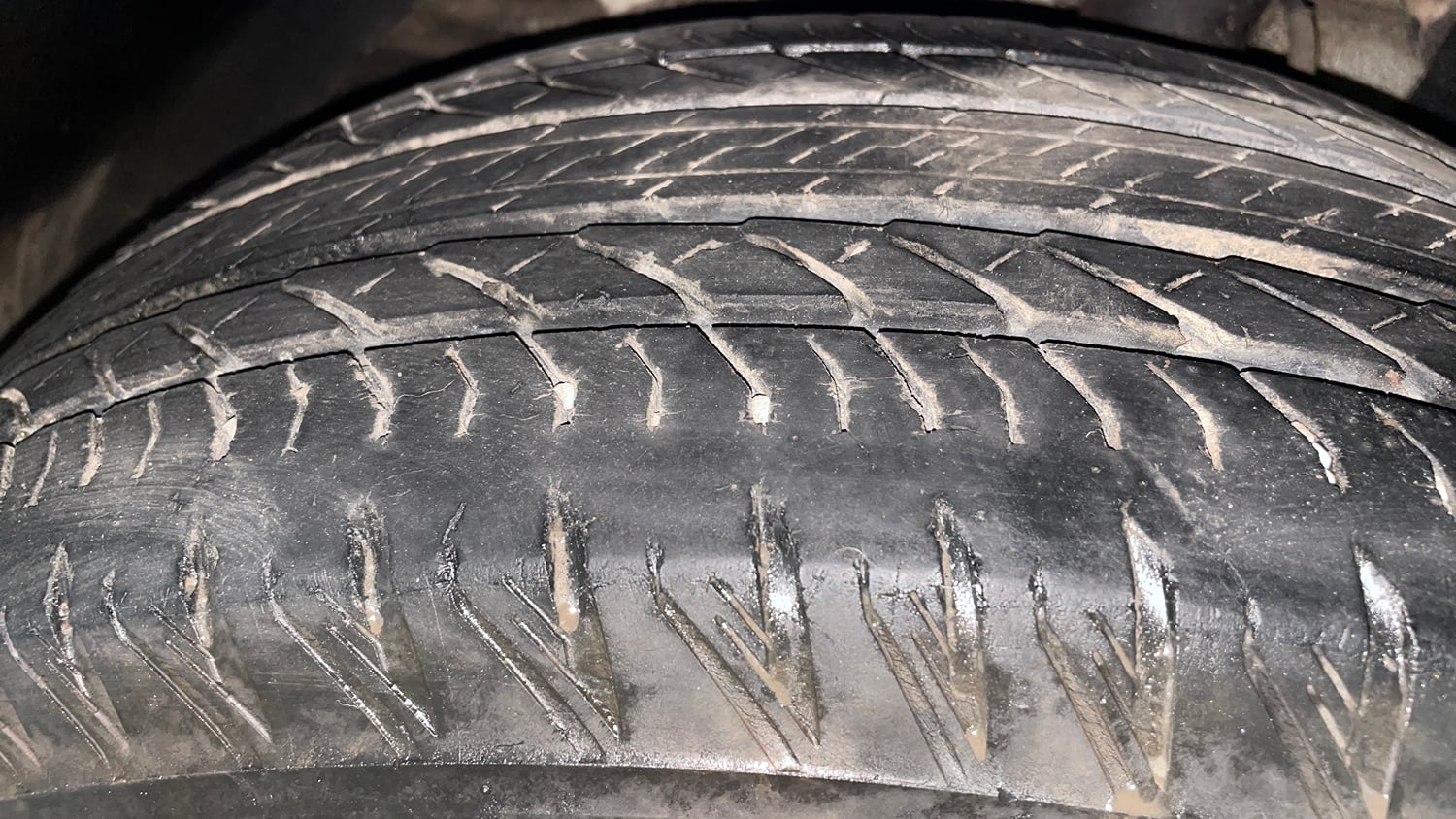 Used 2019 Mahindra XUV500 W11 Diesel Manual tyres LEFT FRONT TYRE TREAD VIEW