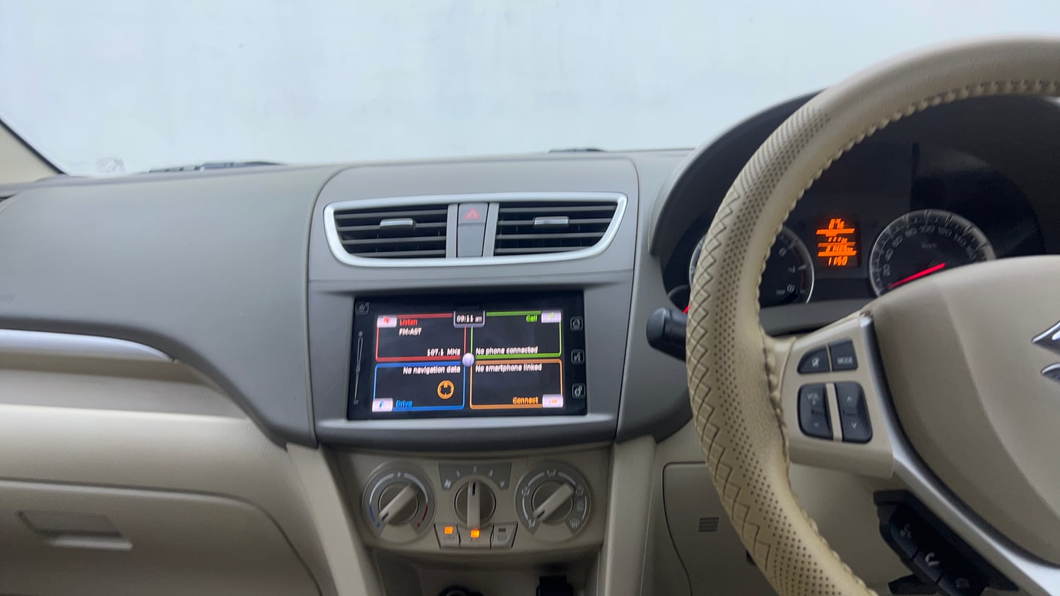 Used 2018 Maruti Suzuki Ertiga ZXI+ Petrol Manual interior MUSIC SYSTEM & AC CONTROL VIEW