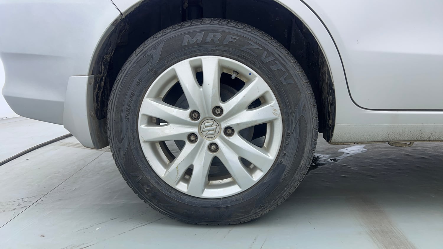 Used 2018 Maruti Suzuki Ertiga ZXI+ Petrol Manual tyres RIGHT REAR TYRE RIM VIEW