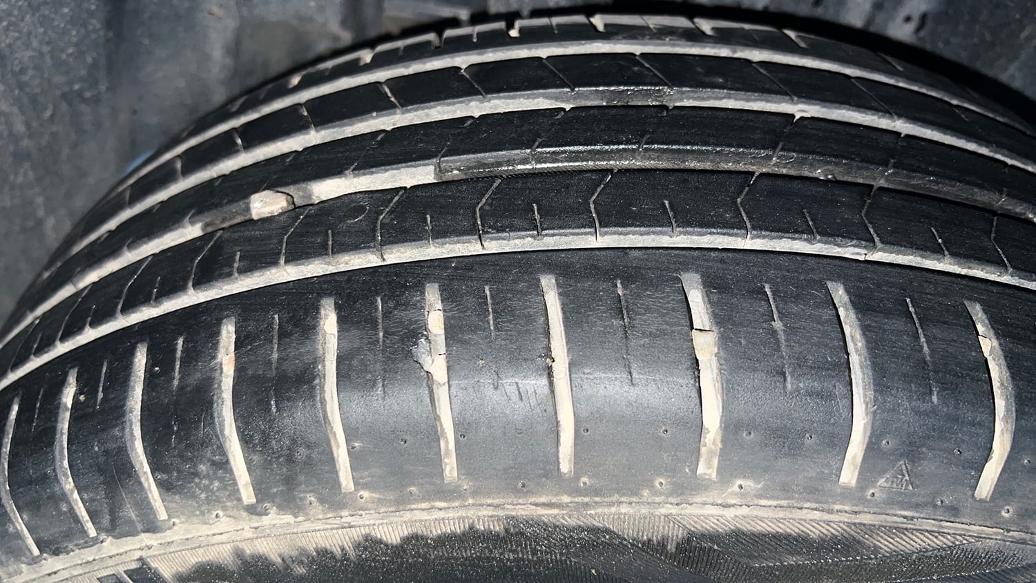 Used 2023 Maruti Suzuki Baleno Alpha AGS Petrol Automatic tyres RIGHT REAR TYRE TREAD VIEW