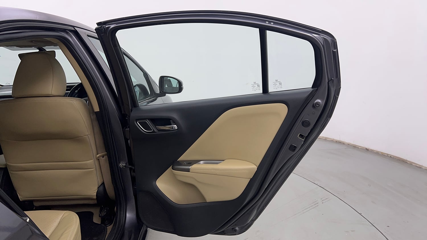 Used 2017 Honda City VX CVT Petrol Petrol Automatic interior RIGHT REAR DOOR OPEN VIEW
