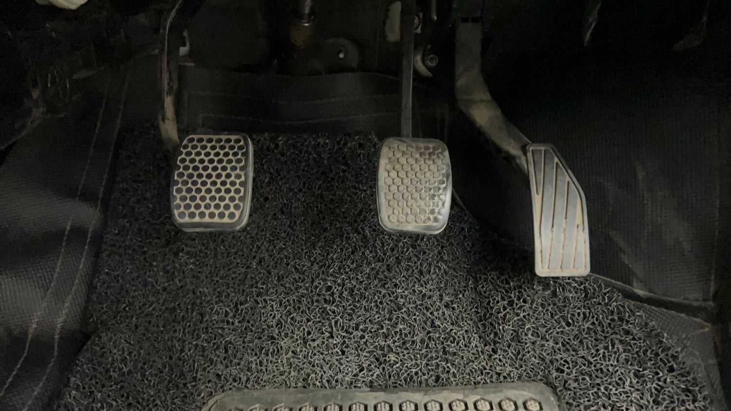 Used 2015 Maruti Suzuki Alto K10 VXi Petrol Manual interior PEDALS VIEW