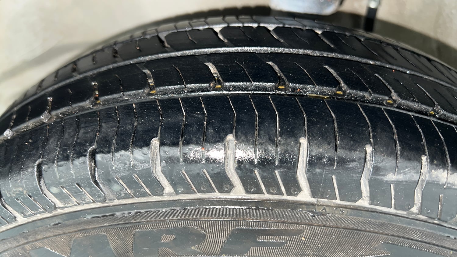 Used 2018 Maruti Suzuki Alto 800 VXi Petrol Manual tyres LEFT FRONT TYRE TREAD VIEW