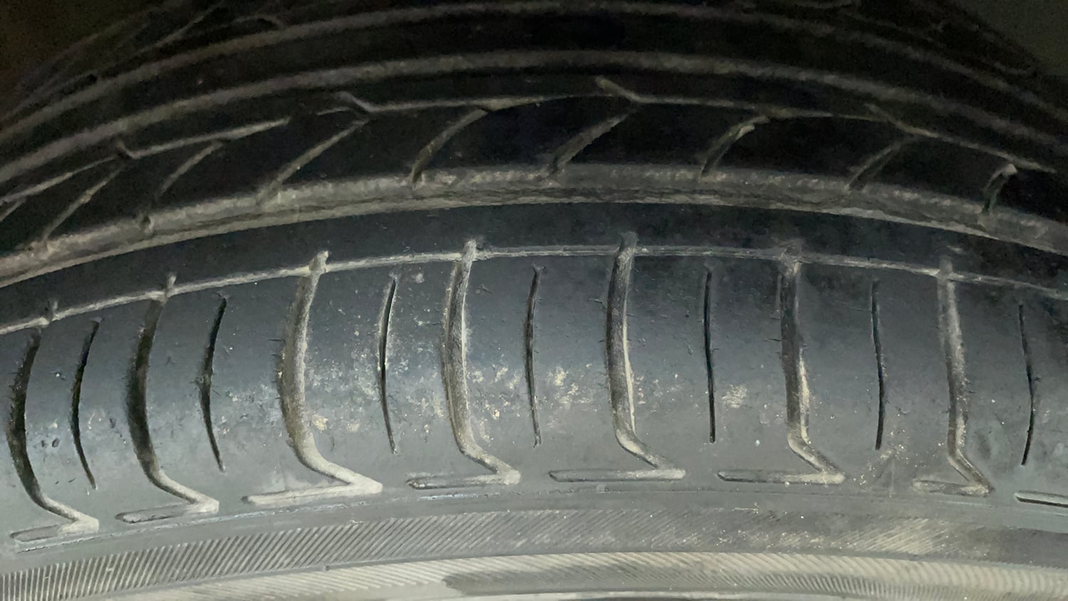 Used 2017 Hyundai Elite i20 Asta 1.2 (O) Petrol Manual tyres RIGHT FRONT TYRE TREAD VIEW