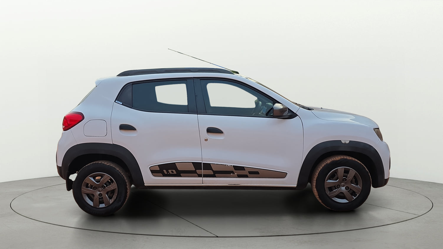 Used 2017 Renault Kwid 1.0 RXT Opt Petrol Manual exterior RIGHT SIDE VIEW