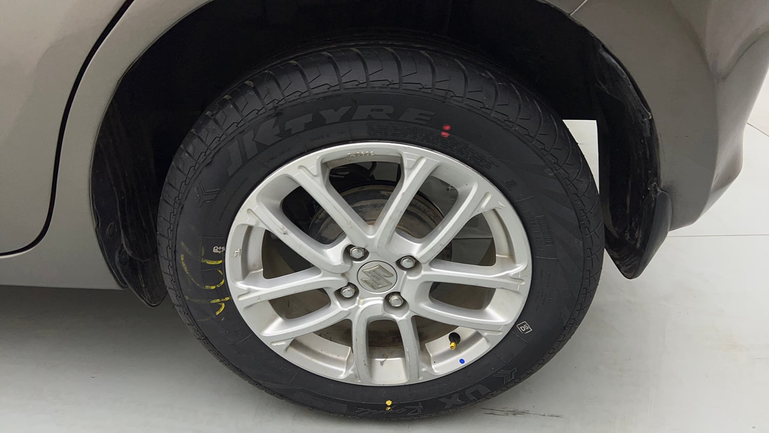Used 2019 Maruti Suzuki Swift ZXi AMT Petrol Automatic tyres LEFT REAR TYRE RIM VIEW