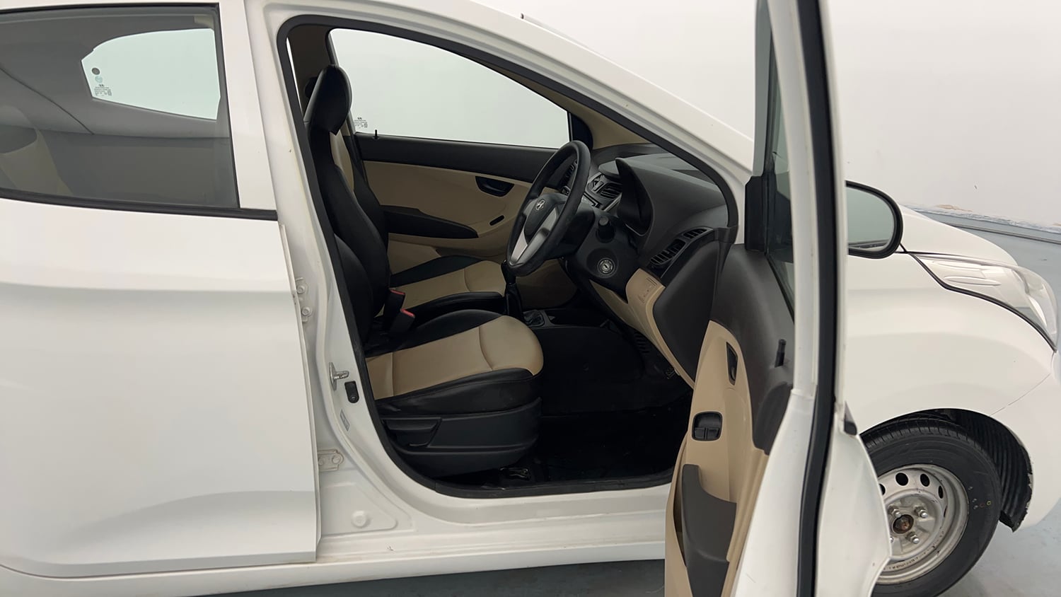 Used 2018 Hyundai Eon Era + AirBag Petrol Manual interior RIGHT SIDE FRONT DOOR CABIN VIEW