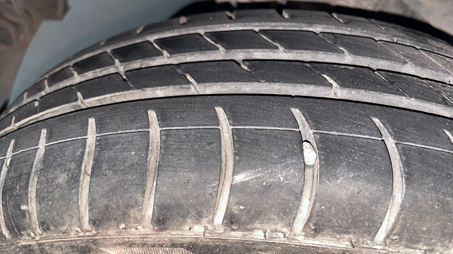 Used 2012 Hyundai Eon Magna + Petrol Manual tyres RIGHT REAR TYRE TREAD VIEW