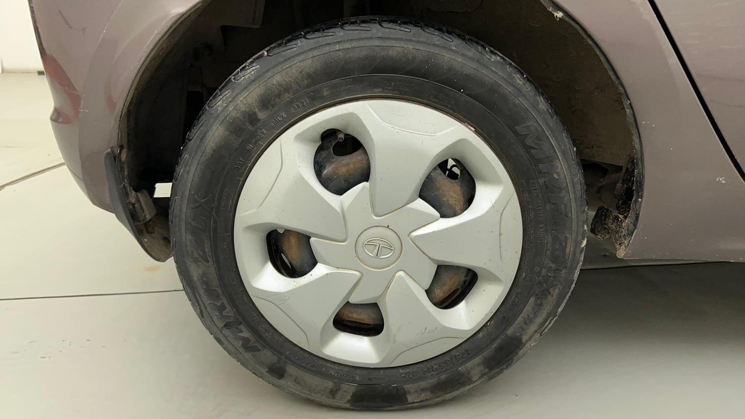 Used 2018 Tata Tiago Revotorq XT Diesel Manual tyres RIGHT REAR TYRE RIM VIEW
