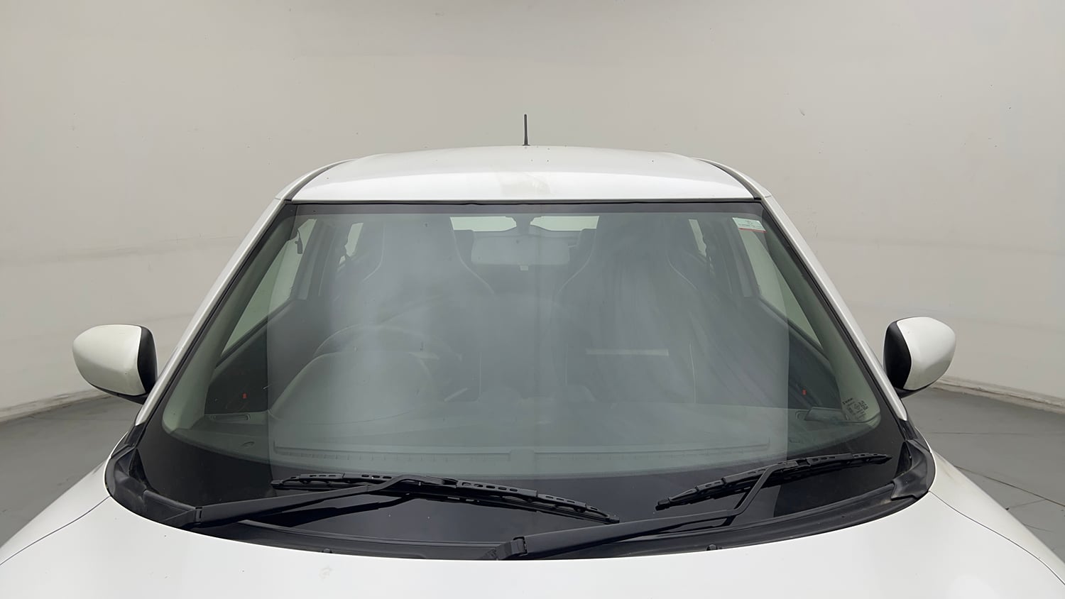Used 2019 Maruti Suzuki Swift LXi Petrol Manual exterior FRONT WINDSHIELD VIEW