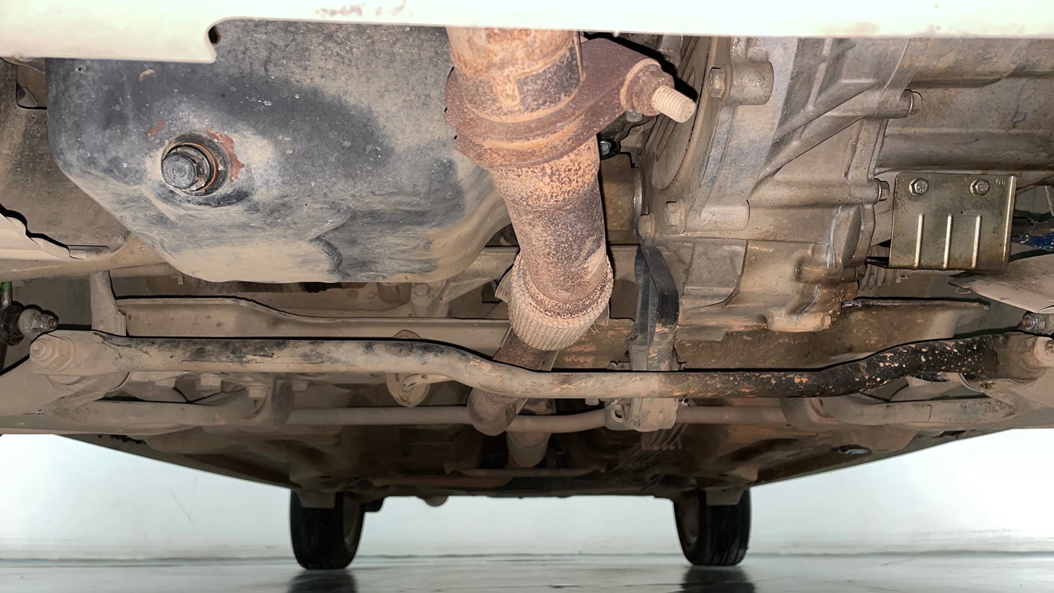 Used 2018 Tata Tiago Revotron XZA Petrol Automatic extra FRONT LEFT UNDERBODY VIEW