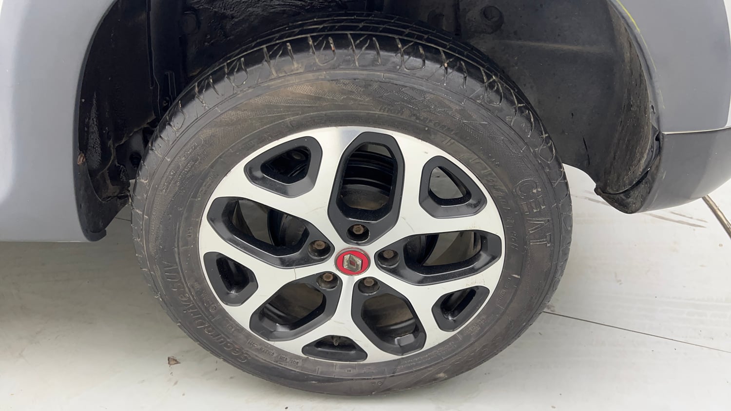 Used 2021 Renault Duster RXS 1.3 Turbo Petrol MT Petrol Manual tyres LEFT REAR TYRE RIM VIEW
