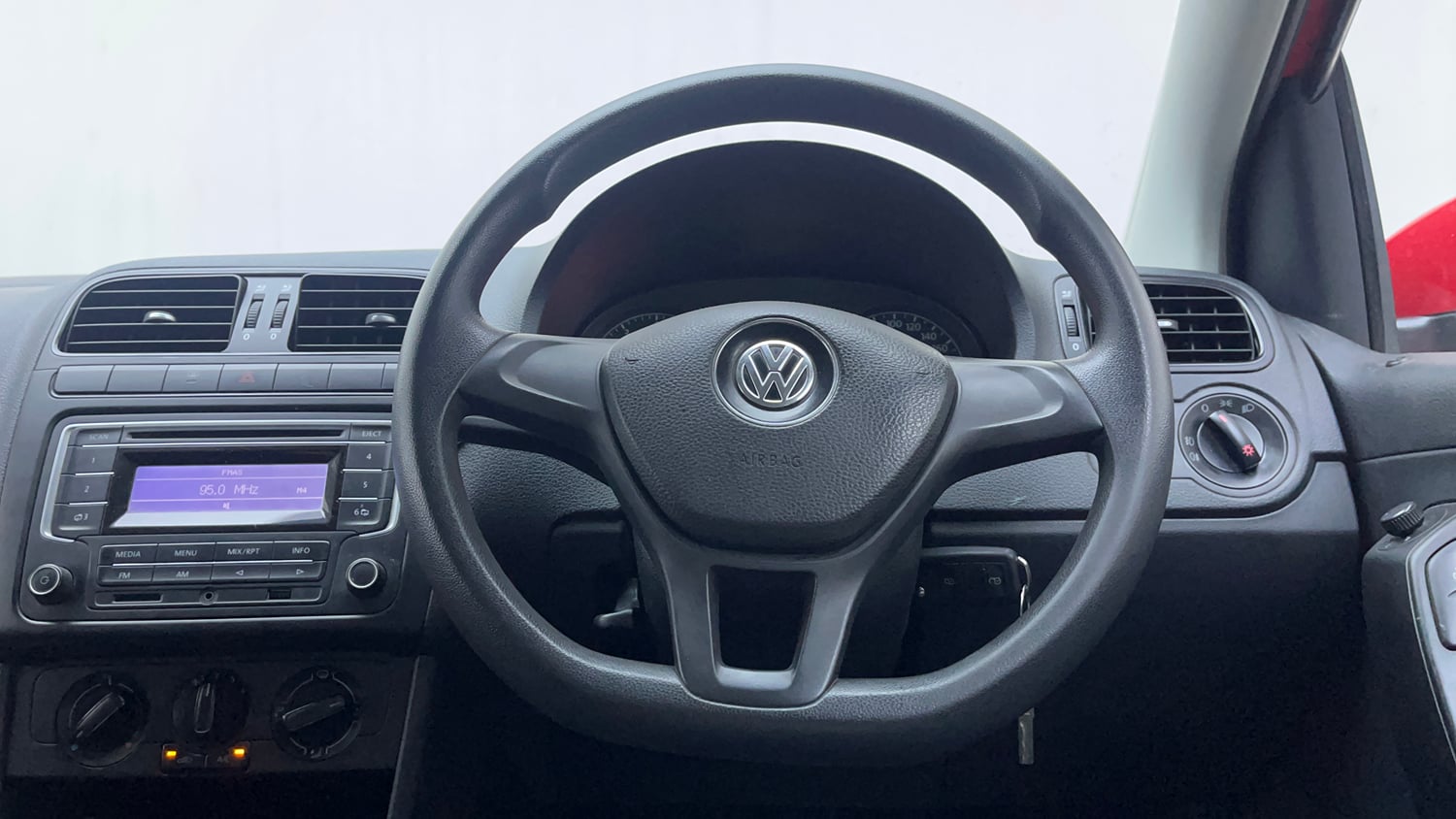 Used 2016 Volkswagen Polo Comfortline 1.2L (P) Petrol Manual interior STEERING VIEW