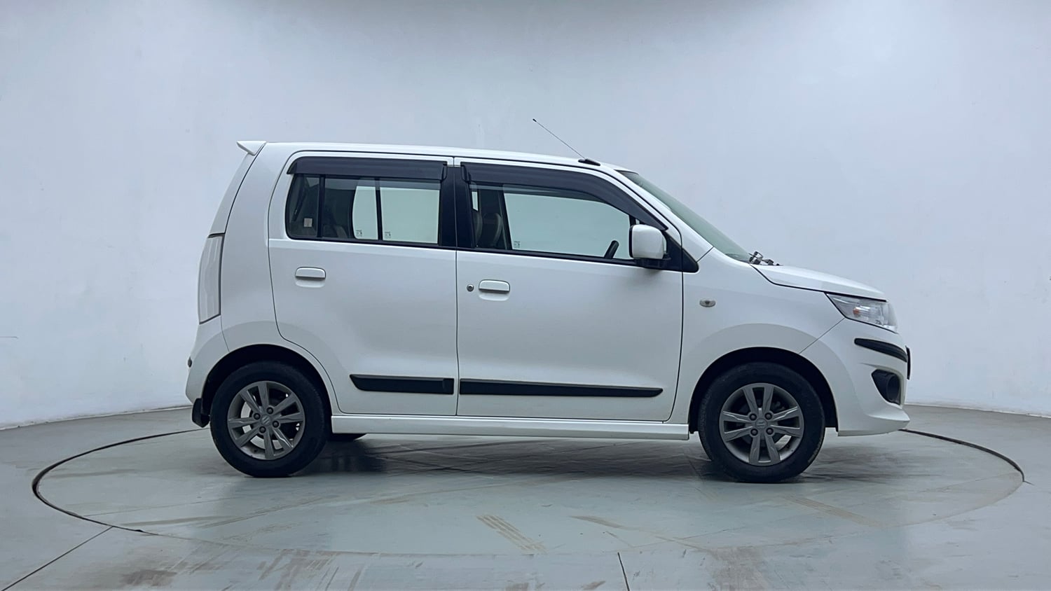 Used 2018 Maruti Suzuki Wagon R VXI+ AMT Petrol Automatic exterior RIGHT SIDE VIEW