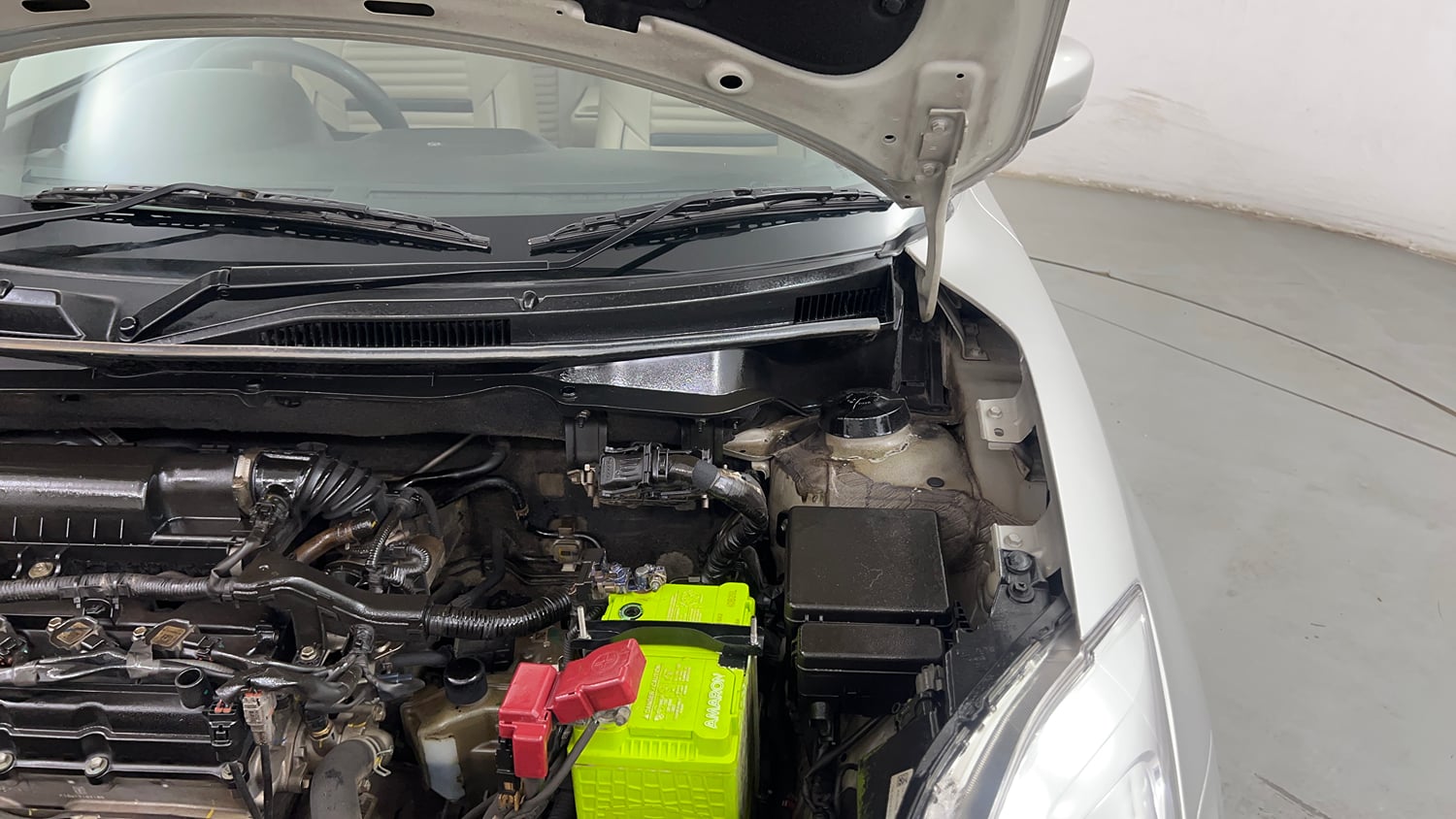Used 2019 Maruti Suzuki Dzire VXi AMT Petrol Automatic engine ENGINE LEFT SIDE HINGE & APRON VIEW