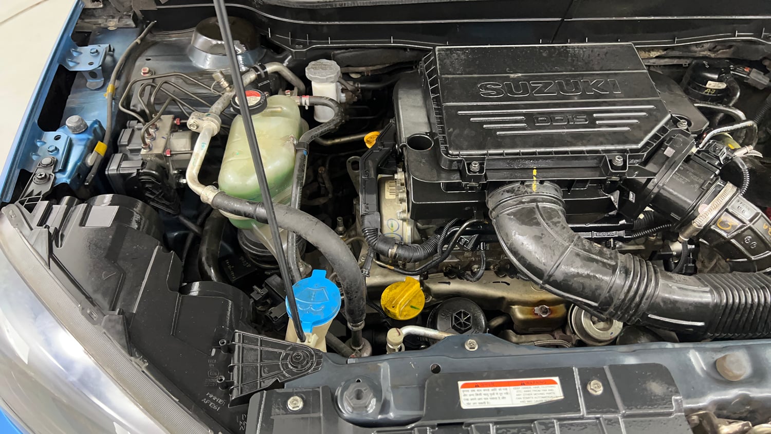 Used 2017 Maruti Suzuki Vitara Brezza VDi (O) Diesel Manual engine ENGINE RIGHT SIDE VIEW