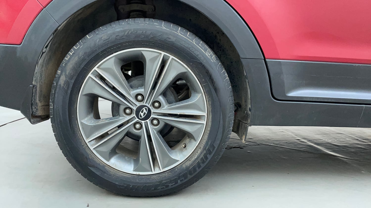 Used 2017 Hyundai Creta 1.6 SX Plus AT Petrol Petrol Automatic tyres RIGHT REAR TYRE RIM VIEW