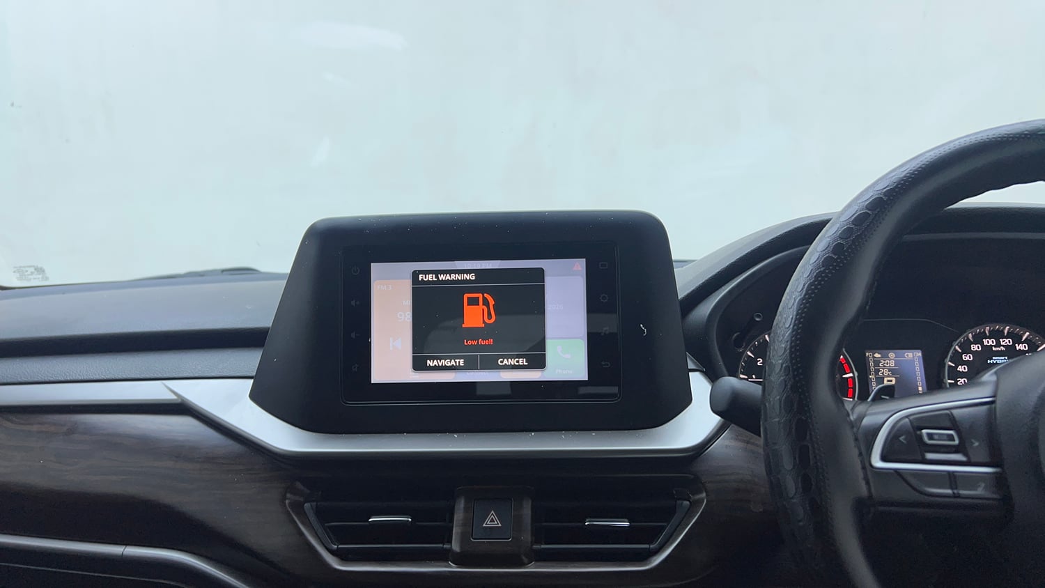 Used 2022 Maruti Suzuki Brezza Vxi AT Petrol Automatic top_features Integrated (in-dash) music system