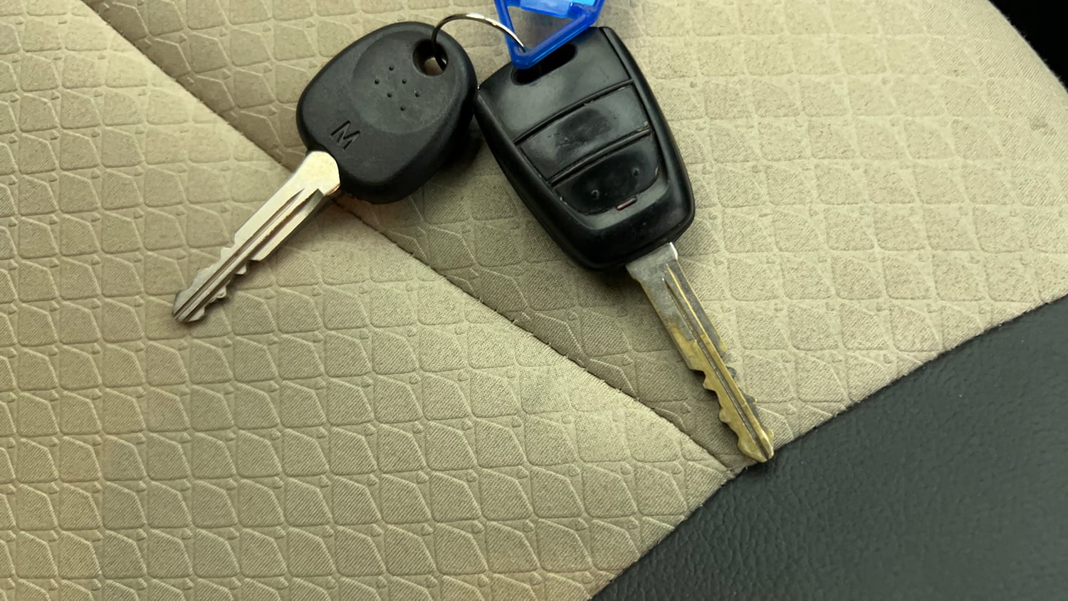 Used 2020 Hyundai Santro Sportz CNG Cng Manual extra CAR KEY VIEW