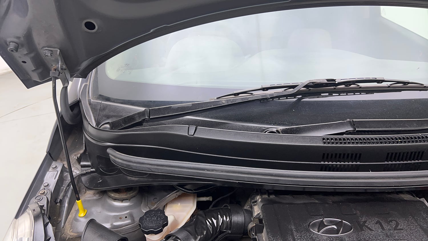 Used 2017 Hyundai Grand i10 Magna 1.2 Kappa VTVT Petrol Manual engine ENGINE RIGHT SIDE HINGE & APRON VIEW