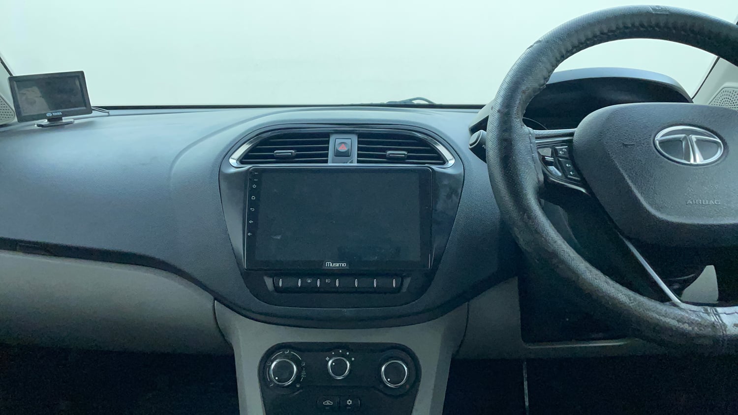 Used 2018 Tata Tiago Revotron XZA Petrol Automatic interior MUSIC SYSTEM & AC CONTROL VIEW