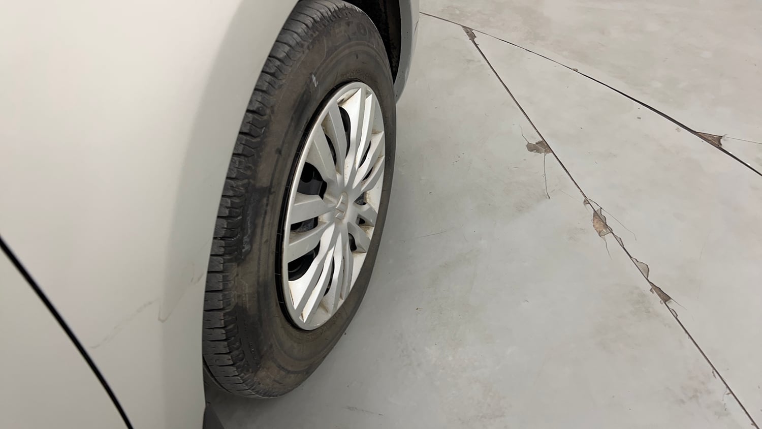 Used 2019 Maruti Suzuki Dzire VXi AMT Petrol Automatic dents MINOR SCRATCH