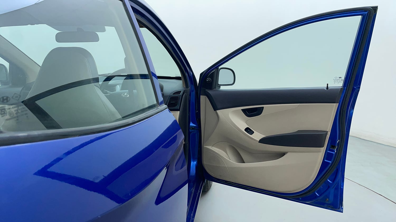 Used 2012 Hyundai Eon Magna + Petrol Manual interior RIGHT FRONT DOOR OPEN VIEW