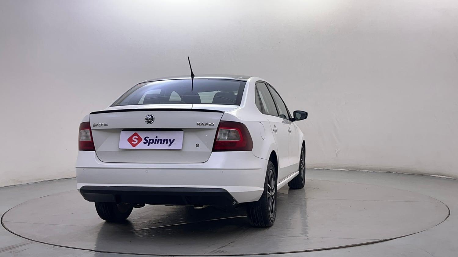 Used 2018 Skoda Rapid Style 1.6 MPI AT Petrol Automatic exterior RIGHT REAR CORNER VIEW