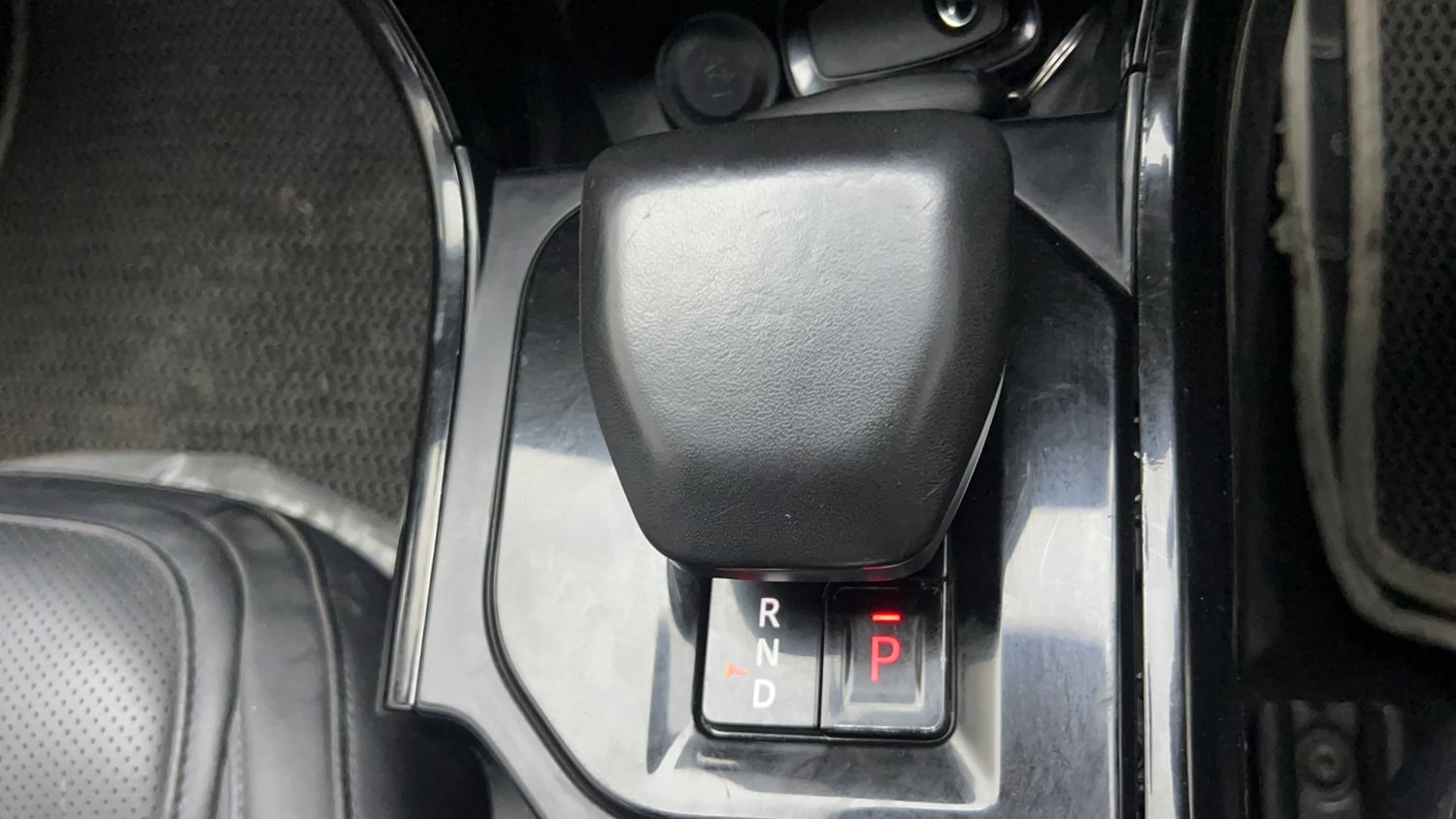 Used 2026 Tata Nexon Fearless Plus S 1.2 Revotron Petrol 7DCA DT Petrol Automatic interior GEAR  KNOB VIEW