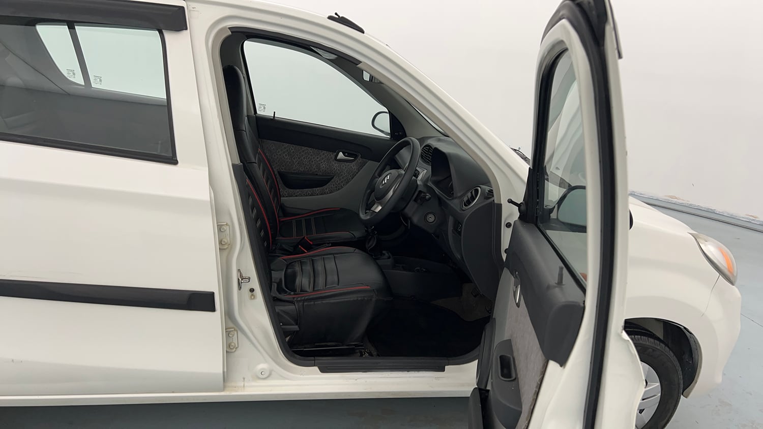 Used 2018 Maruti Suzuki Alto 800 VXi Petrol Manual interior RIGHT SIDE FRONT DOOR CABIN VIEW