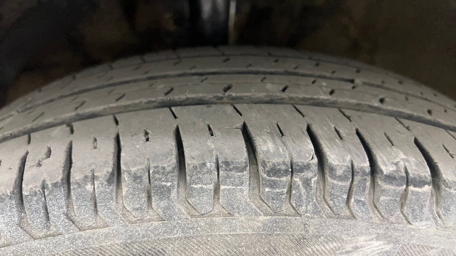 Used 2019 Maruti Suzuki Dzire VXi AMT Petrol Automatic tyres LEFT FRONT TYRE TREAD VIEW