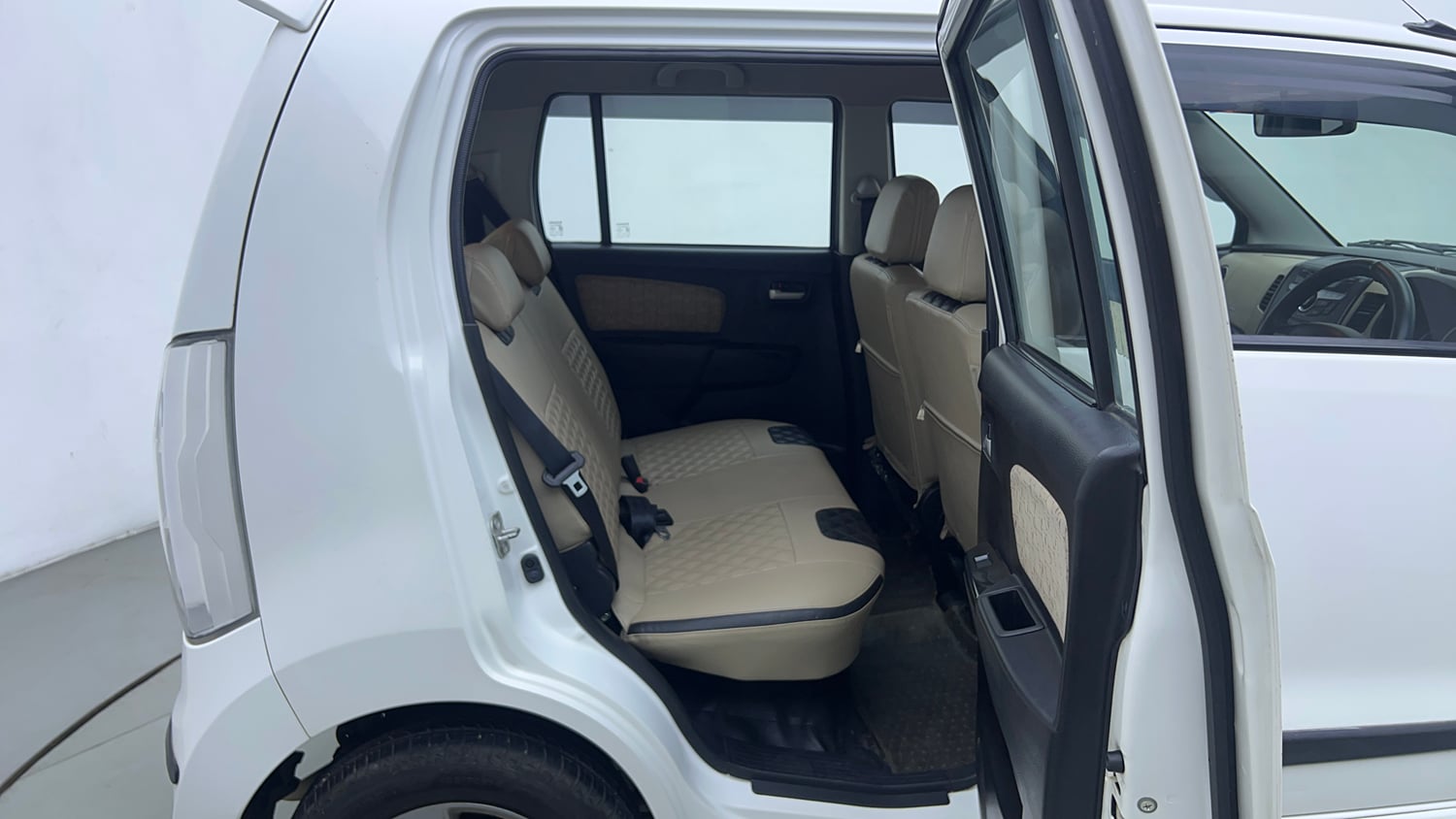 Used 2018 Maruti Suzuki Wagon R VXI+ AMT Petrol Automatic interior RIGHT SIDE REAR DOOR CABIN VIEW