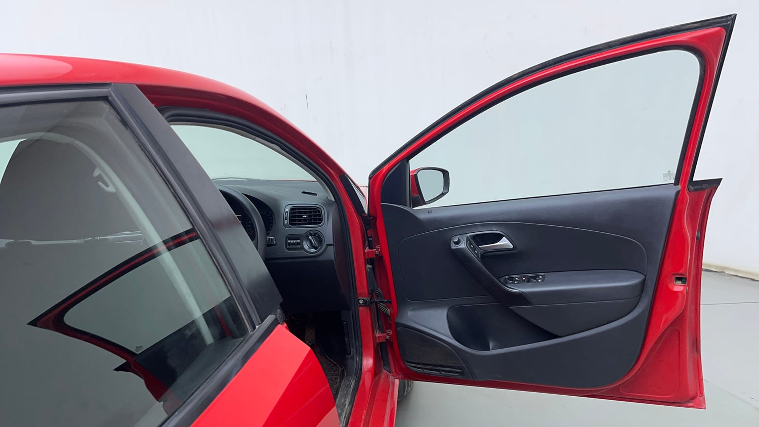 Used 2016 Volkswagen Polo Comfortline 1.2L (P) Petrol Manual interior RIGHT FRONT DOOR OPEN VIEW