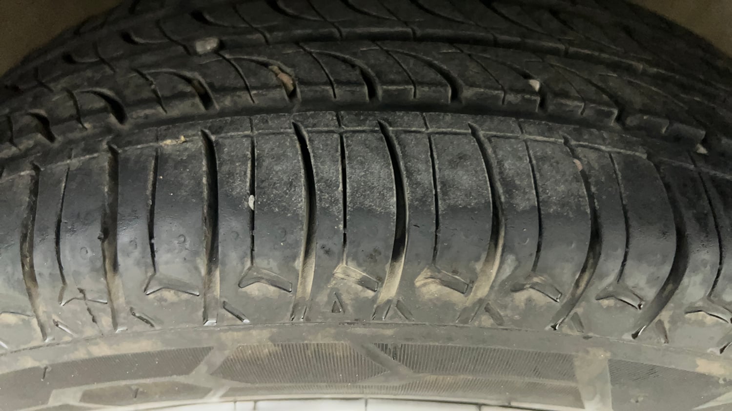 Used 2015 Maruti Suzuki Alto K10 VXi Petrol Manual tyres RIGHT FRONT TYRE TREAD VIEW