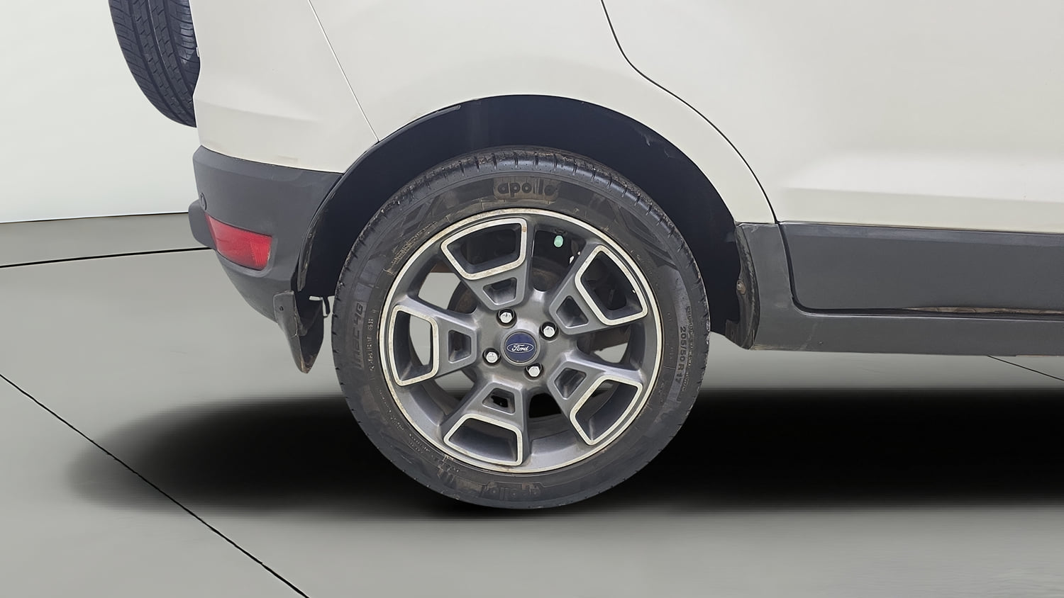 Used 2017 Ford EcoSport Titanium 1.5L TDCi Diesel Manual tyres RIGHT REAR TYRE RIM VIEW