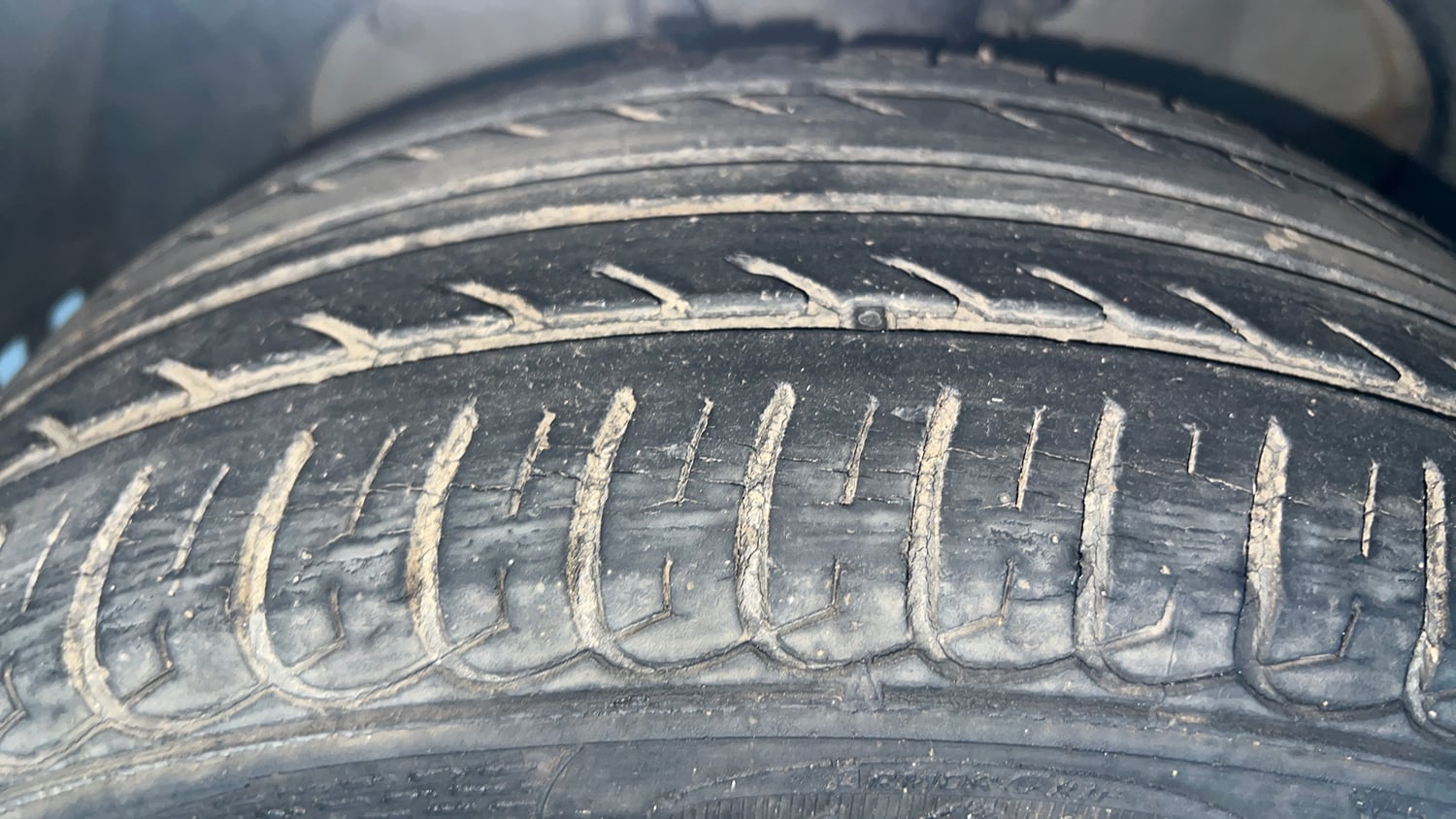 Used 2015 Ford EcoSport Ambiente 1.5 Ti-VCT Petrol Manual tyres LEFT FRONT TYRE TREAD VIEW