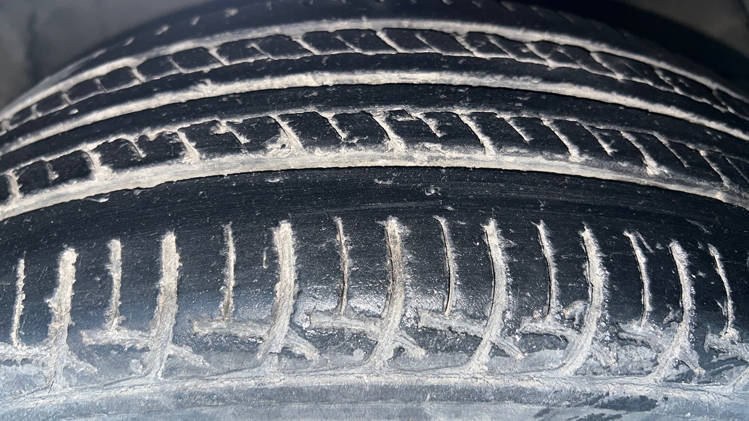Used 2019 Maruti Suzuki Baleno Delta 1.2 Petrol Manual tyres RIGHT FRONT TYRE TREAD VIEW