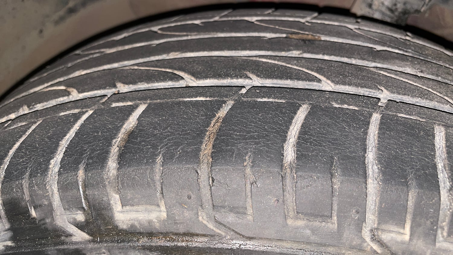 Used 2017 Hyundai Creta 1.6 SX Plus AT Petrol Petrol Automatic tyres LEFT FRONT TYRE TREAD VIEW
