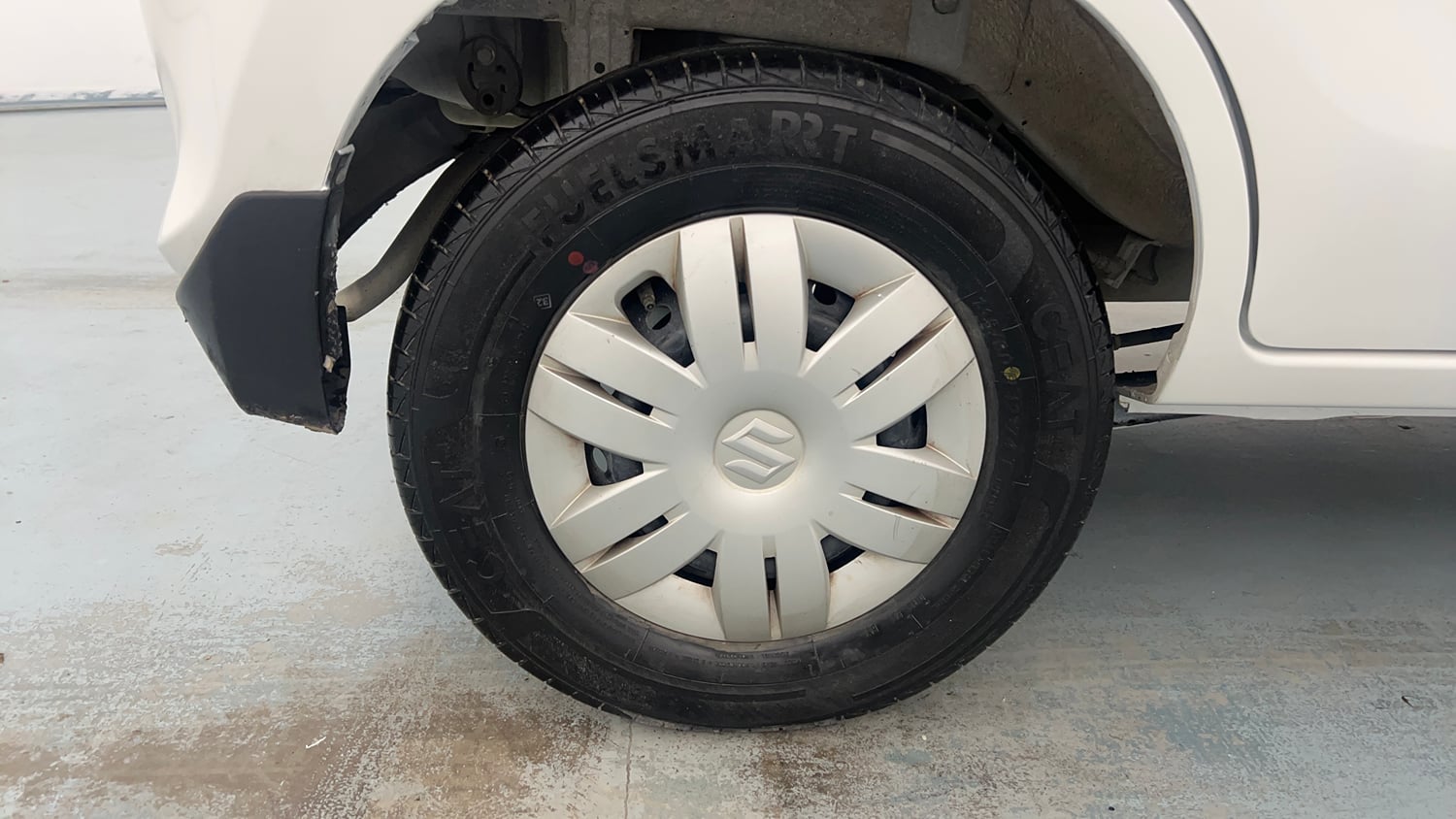 Used 2021 Maruti Suzuki Alto 800 VXi Petrol Manual tyres RIGHT REAR TYRE RIM VIEW