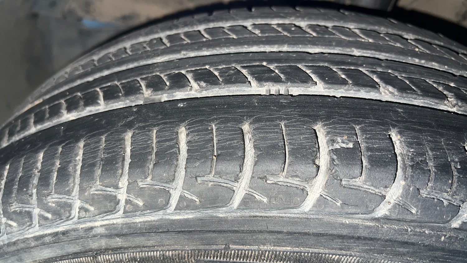 Used 2018 Maruti Suzuki Baleno Delta 1.2 Petrol Manual tyres LEFT FRONT TYRE TREAD VIEW