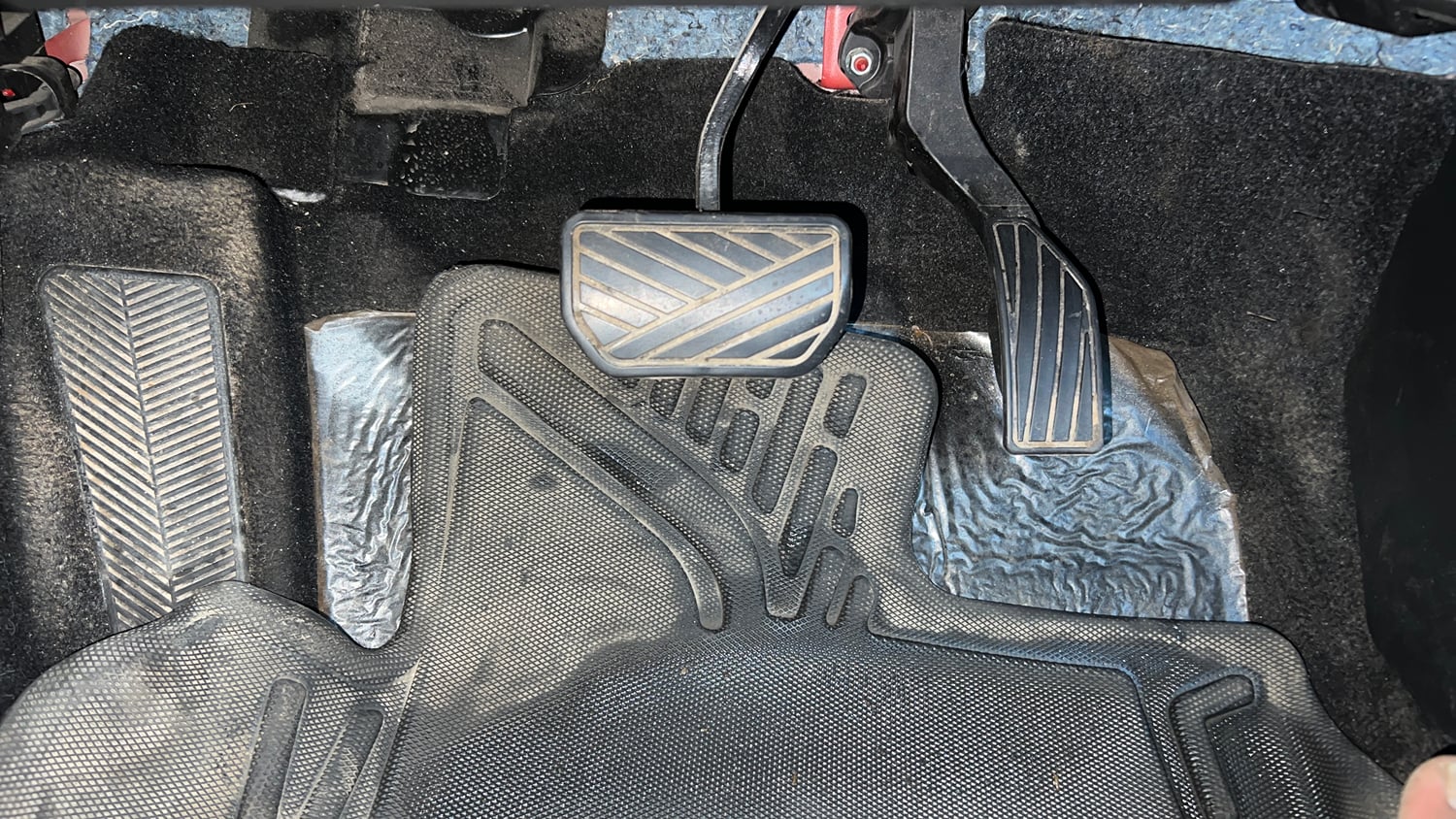 Used 2022 Maruti Suzuki Brezza Vxi AT Petrol Automatic interior PEDALS VIEW