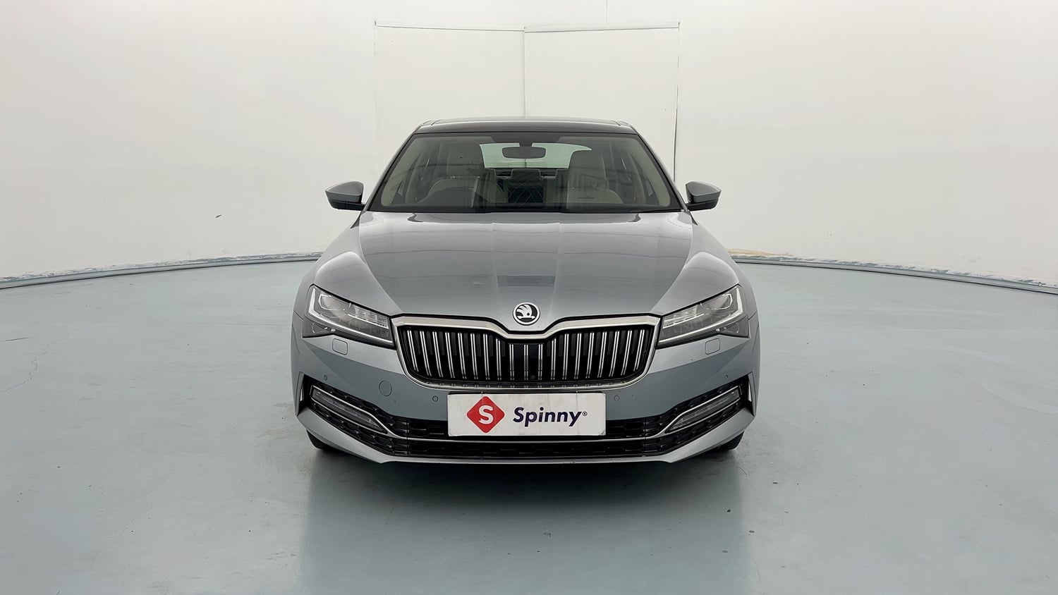 Used 2021 Skoda Superb L&K AT Petrol Automatic exterior FRONT VIEW