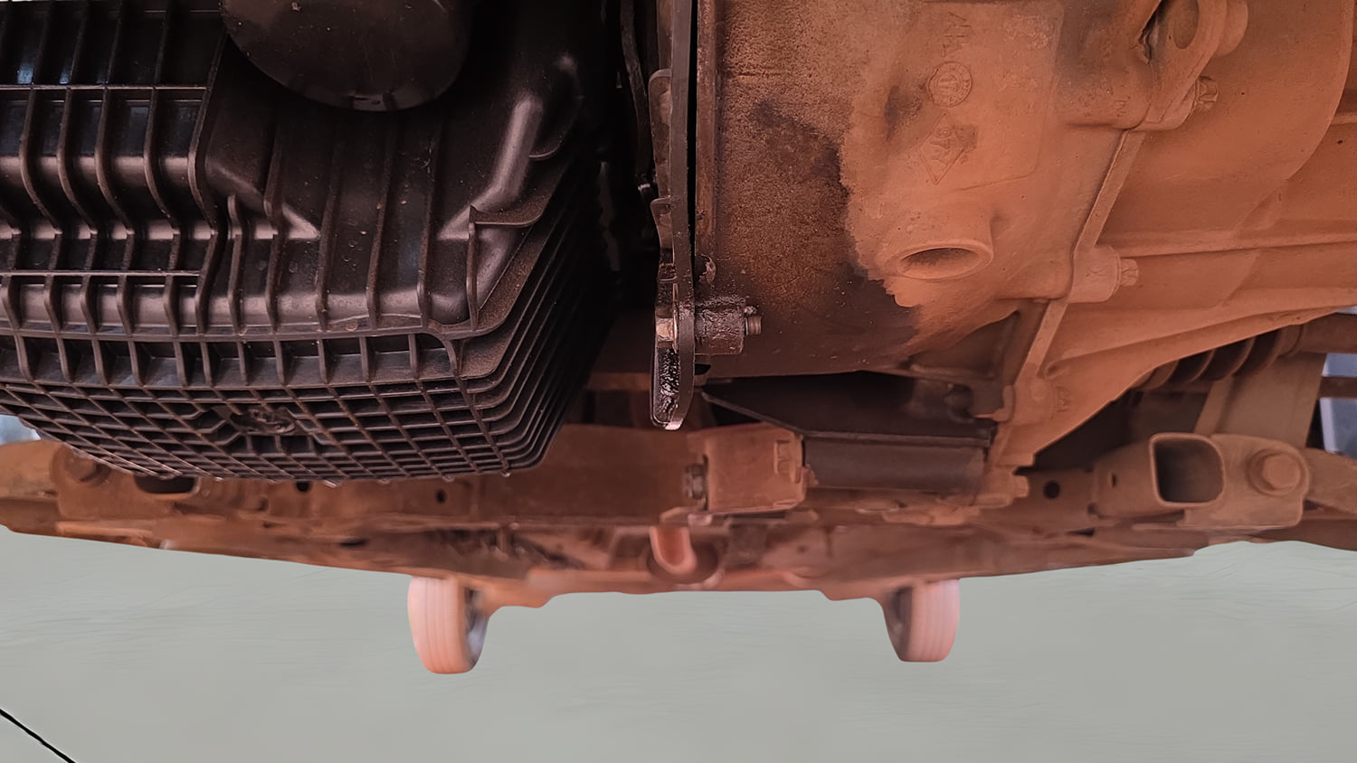 Used 2017 Renault Kwid 1.0 RXT Opt Petrol Manual extra FRONT LEFT UNDERBODY VIEW