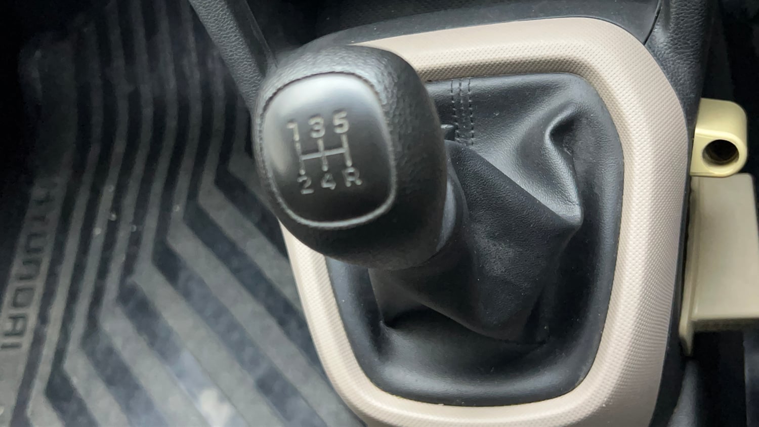 Used 2017 Hyundai Grand i10 Magna 1.2 Kappa VTVT Petrol Manual interior GEAR  KNOB VIEW