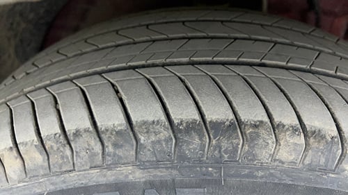 Used 2024 Mahindra XUV 3XO AX7L 1.2 Petrol AT Petrol Automatic tyres RIGHT FRONT TYRE TREAD VIEW