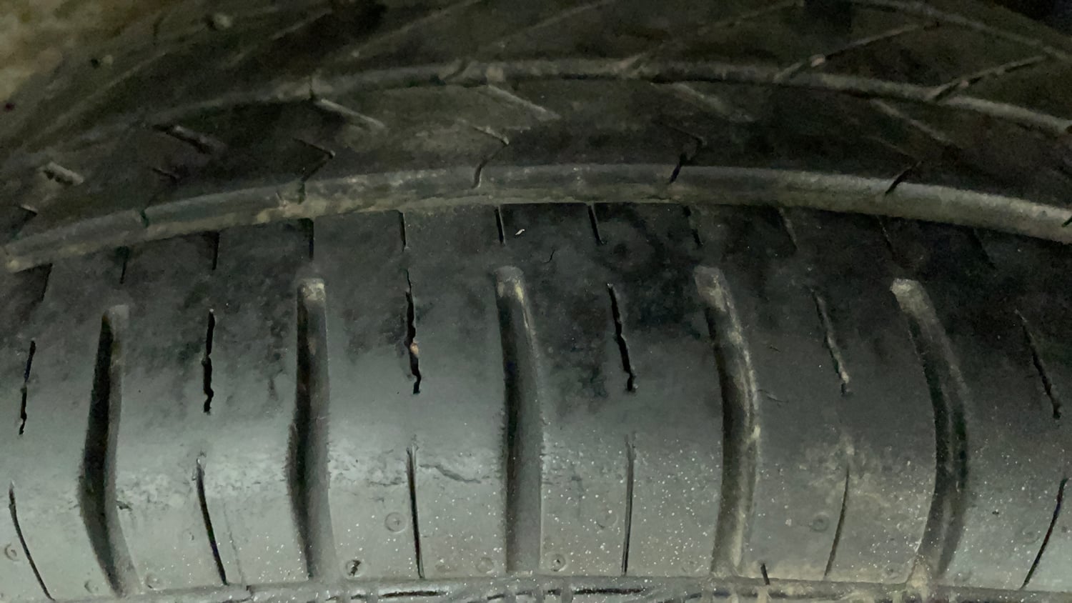Used 2016 Maruti Suzuki Wagon R VXI Petrol Manual tyres LEFT REAR TYRE TREAD VIEW